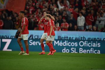 VÍDEO: Schjelderup estreia-se a marcar pelo Benfica