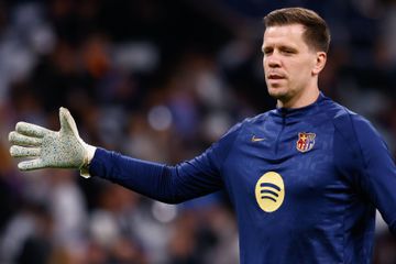 Szczesny festejou goleada do Barcelona ao Real... a fumar no balneário