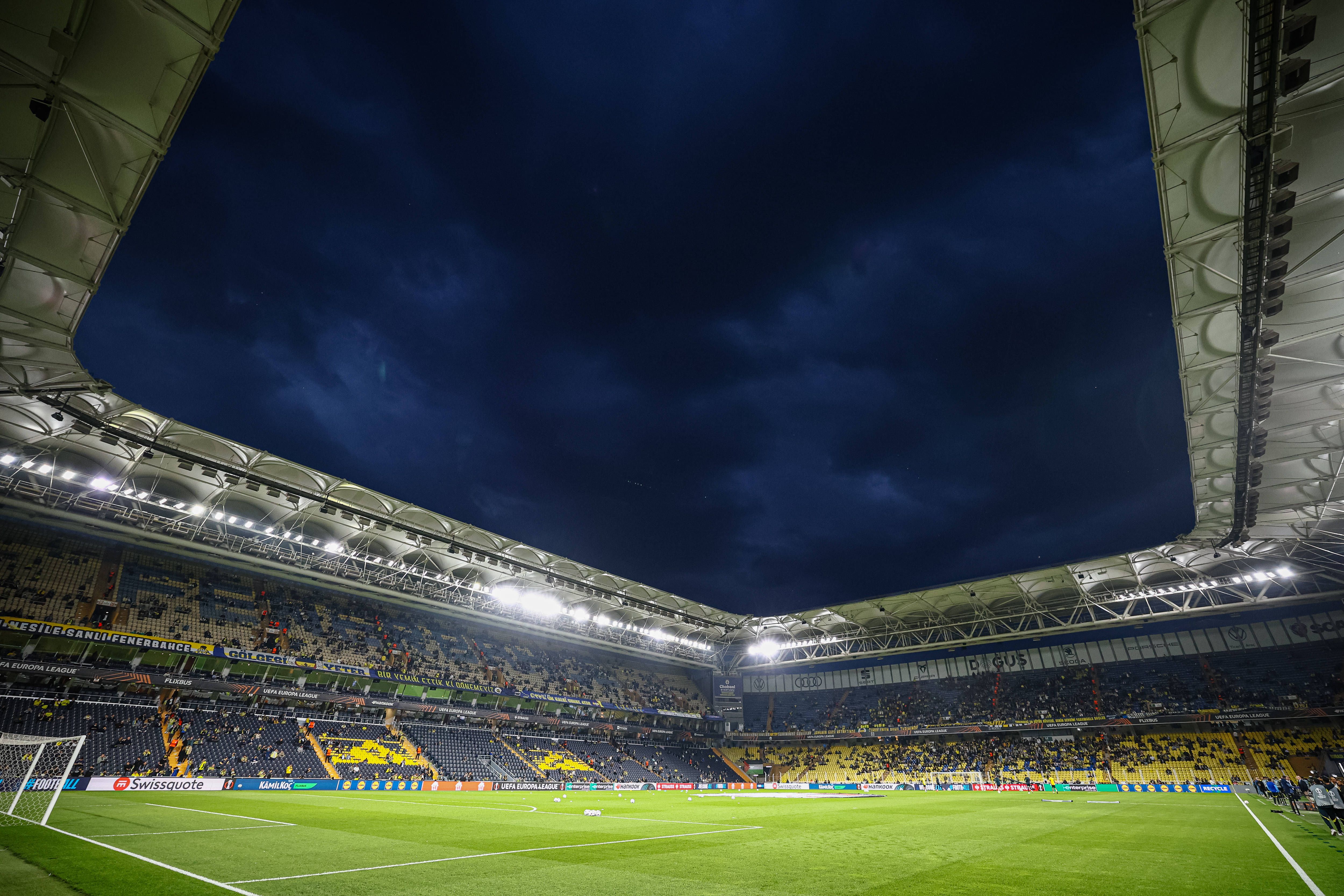 Estádio Sukru Saracoglu, casa do Fenerbahçe, outro exemplo do 'inferno turco': já registou 131 decibéis