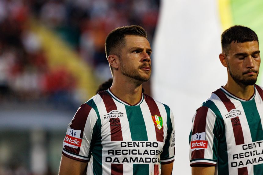 Bernardo Schappo falhou as duas últimas partidas do Estrela da Amadora e mantém-se em dúvida para o embate com o Casa Pia. Foto: IMAGO