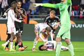 Malick Fofana sofreu uma lesão grave na vitória do Lyon diante do Estrasburgo