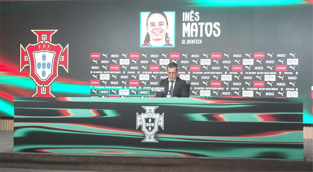 O selecionador Luís Conceição anuncia as convocadas para representar Portugal no primeiro Mundial feminino de futsal. Foto: D.R.