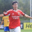 Federico Coletta festeja golo marcado ao Estoril na Liga Revelação — Foto: SL Benfica
