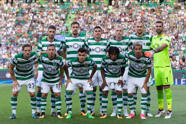 Cristiano Piccini, o primeira da esquerda da fila de cima, ao lado de Coates, fez 40 jogos pelo Sporting em 2017/18