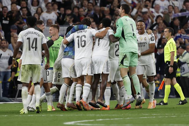 Jogadores do Real Madrid celebram vitória no 'El Clásico'