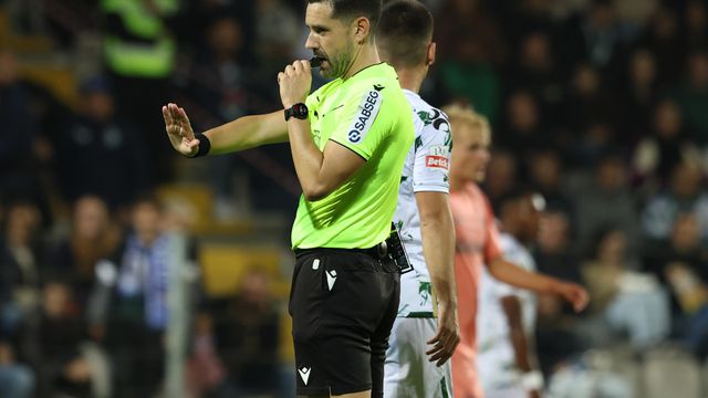 João Gonçalves foi o árbitro da partida em Moreira de Cónegos - Foto: Catarina Morais/Kapta+