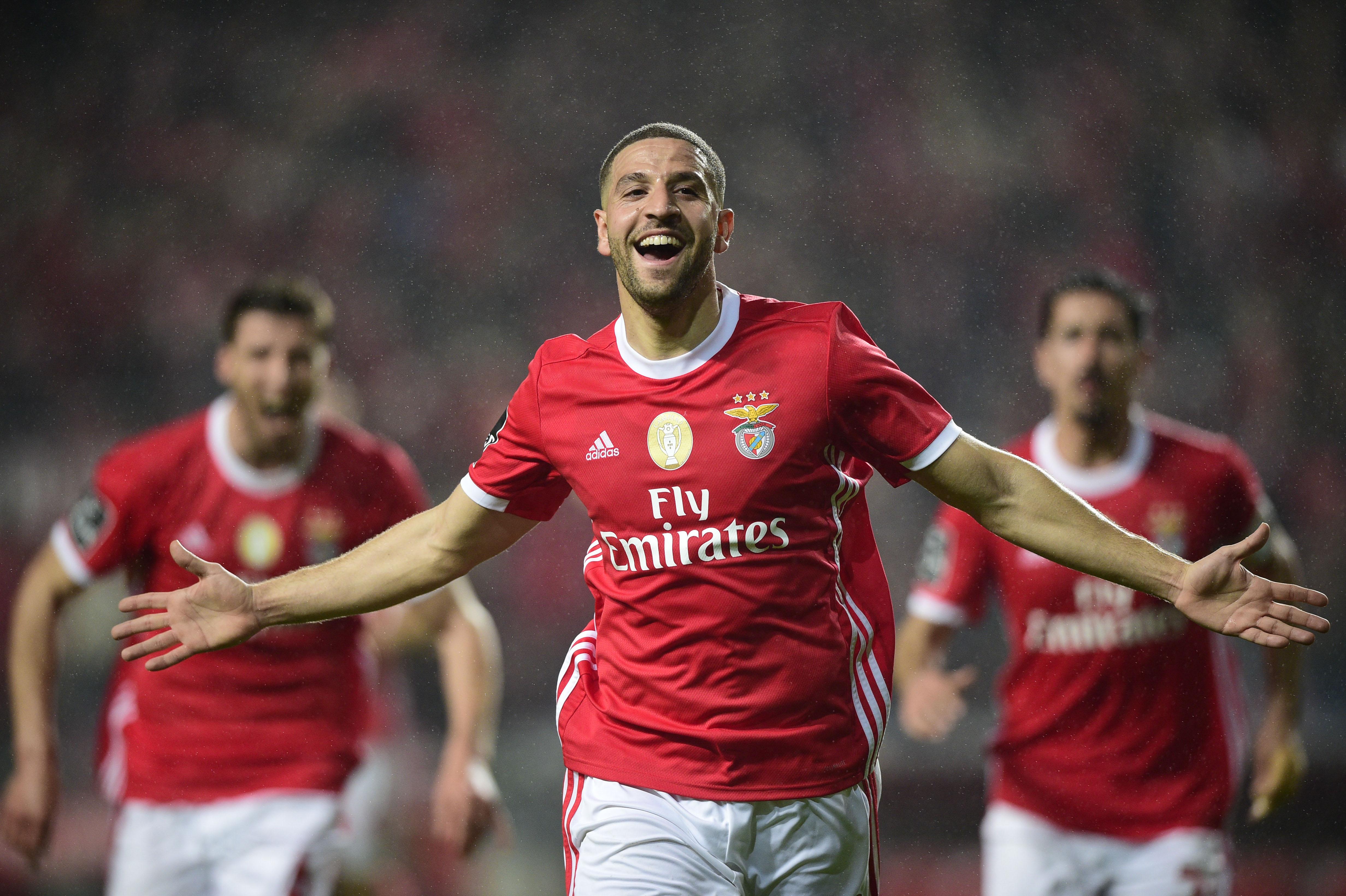 Adel Taarabt — comparado a Zidane no QPR, foi resgatado pelo Benfica após anos de excessos físicos. Deixou a Luz em 2022 e joga atualmente no futebol dos Emirados Árabes Unidos, ao serviço do Al-Nasr