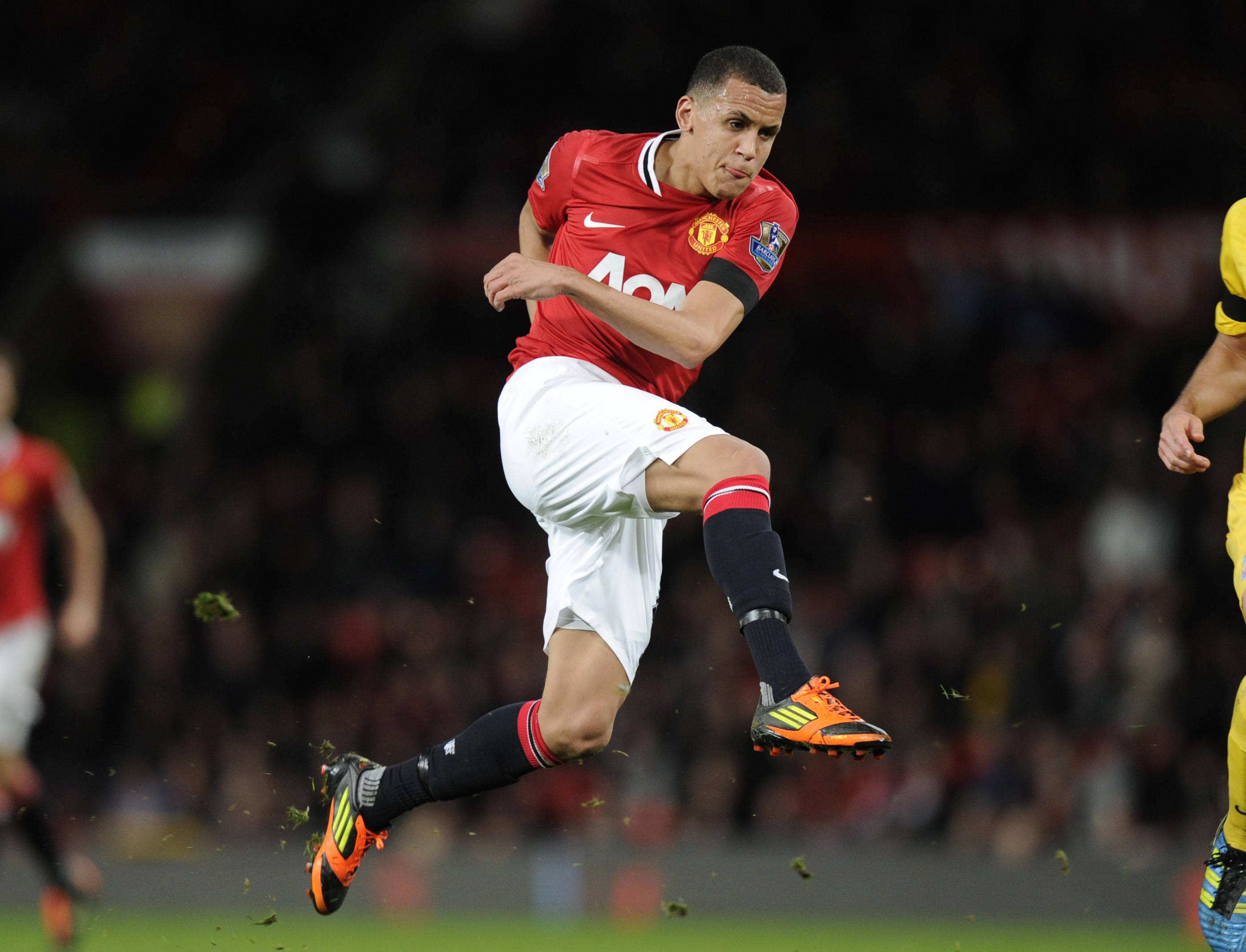 Ravel Morrison — 'Sir' Alex Ferguson dizia que tinha mais talento que Pogba, mas o mau comportamento travou-o. Passou por mais de 13 equipas (incluindo México e MLS) e joga agora nos escalões inferiores de Inglaterra