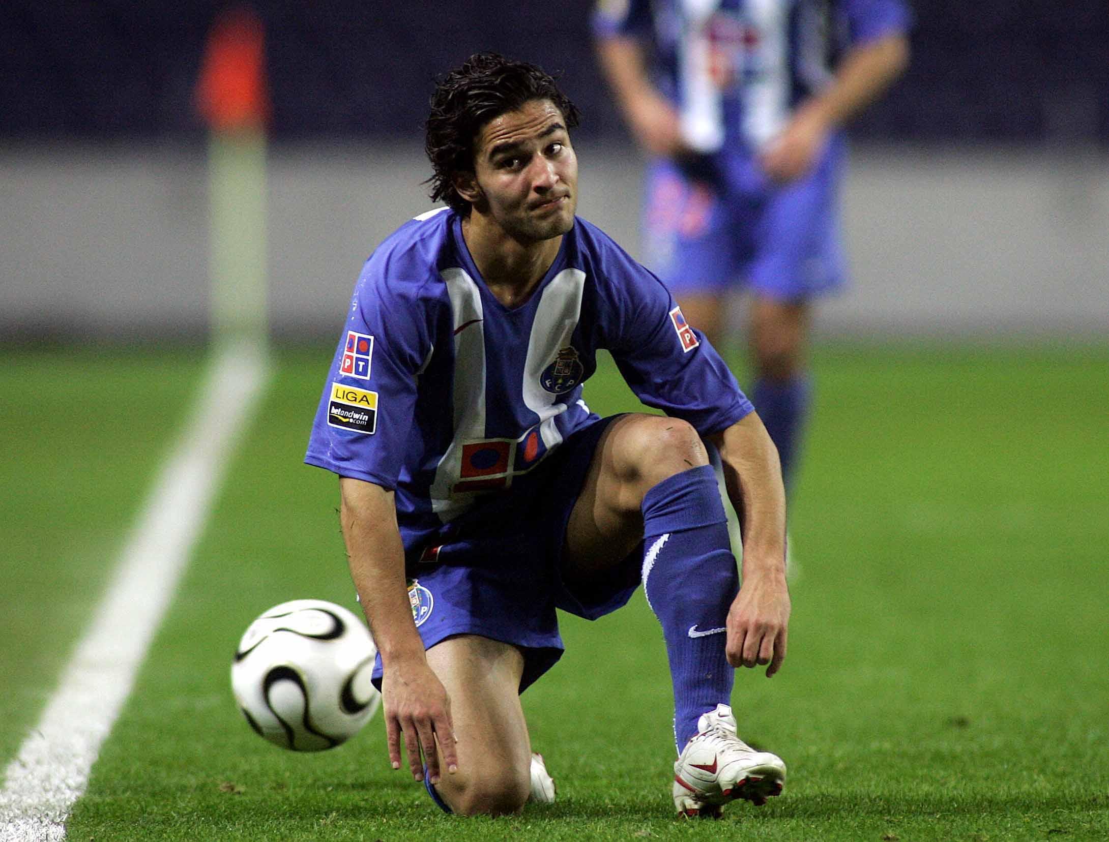 Hélder Barbosa — canhoto genial da formação do FC Porto visto como o sucessor de Futre. Fez carreira sólida no SC Braga e no estrangeiro; retirou-se e trabalha como empresário desportivo