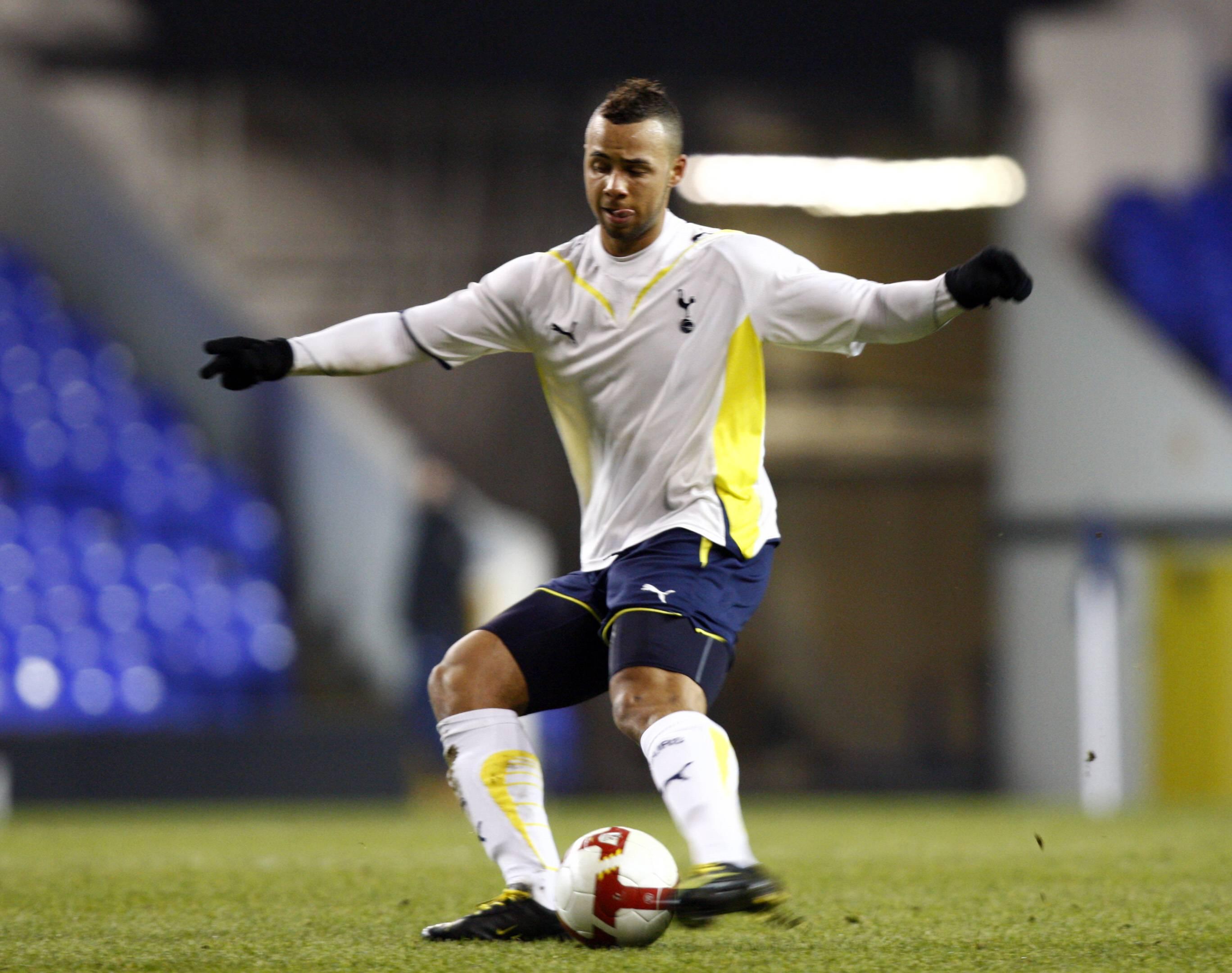 John Bostock: estreou-se aos 15 anos no Crystal Palace e o Tottenham pagou milhões pelo prodígio inglês. Rodou por mais de dez clubes modestos e joga atualmente nos escalões inferiores britânicos