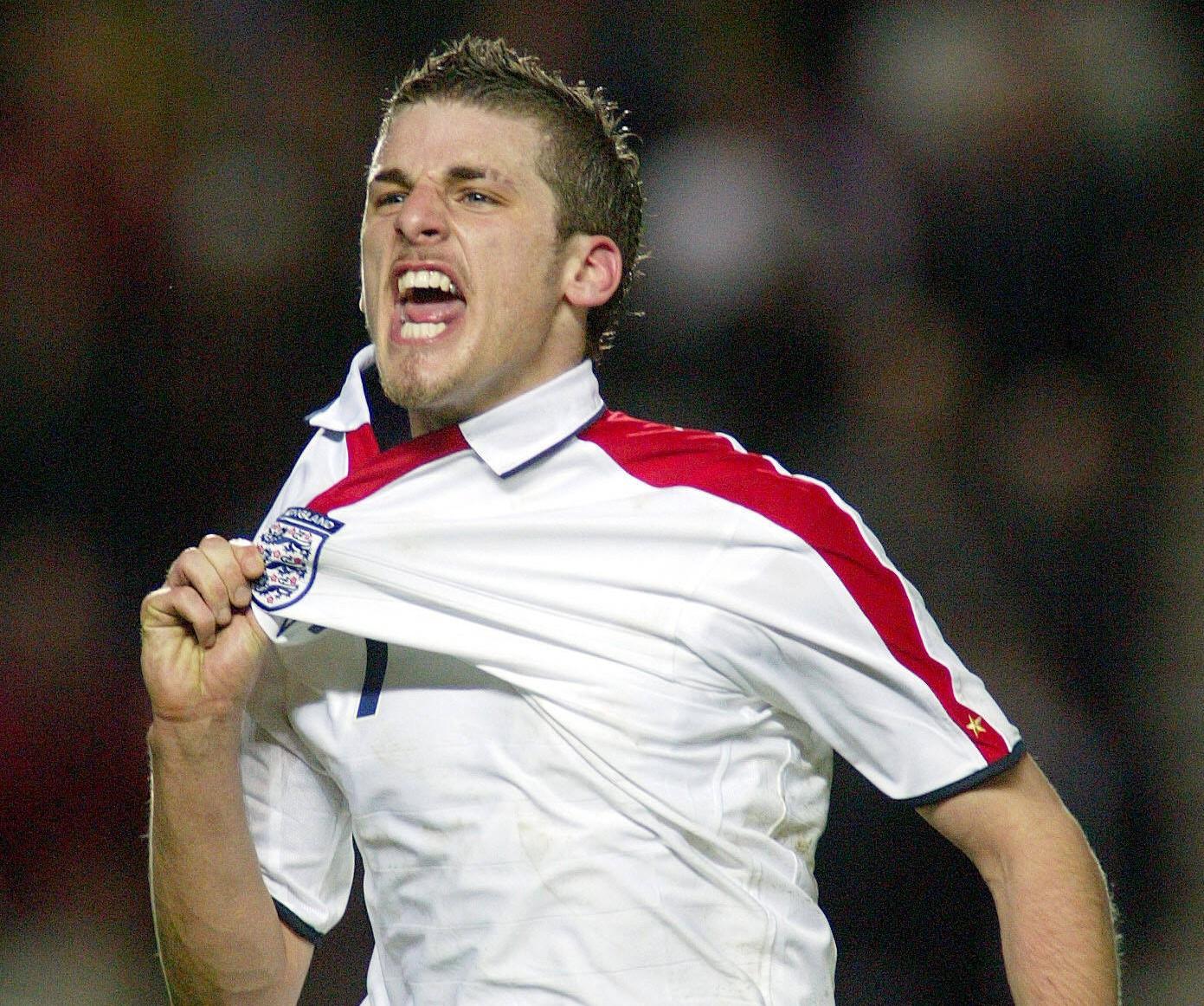 David Bentley — apelidado de «novo Beckham» no Arsenal e Tottenham pela precisão dos cruzamentos, fartou-se da pressão do futebol e retirou-se aos 29 anos; é empresário de restauração e bares em Marbella