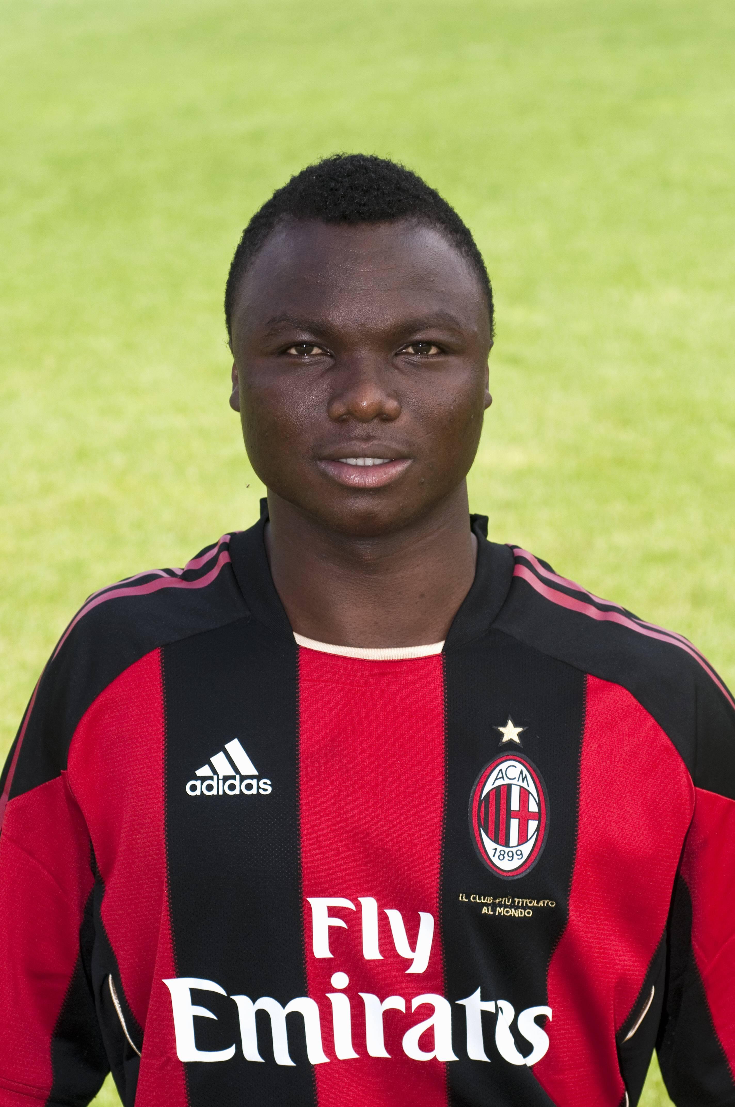 Dominic Adiyiah — melhor jogador do Mundial Sub-20 em 2009 e reforço galáctico do Milan; não somou minutos na Serie A, acabou a carreira na Tailândia e vive hoje afastado do futebol profissional