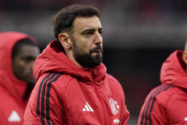 Bruno Fernandes não saiu do banco frente ao Bournemouth