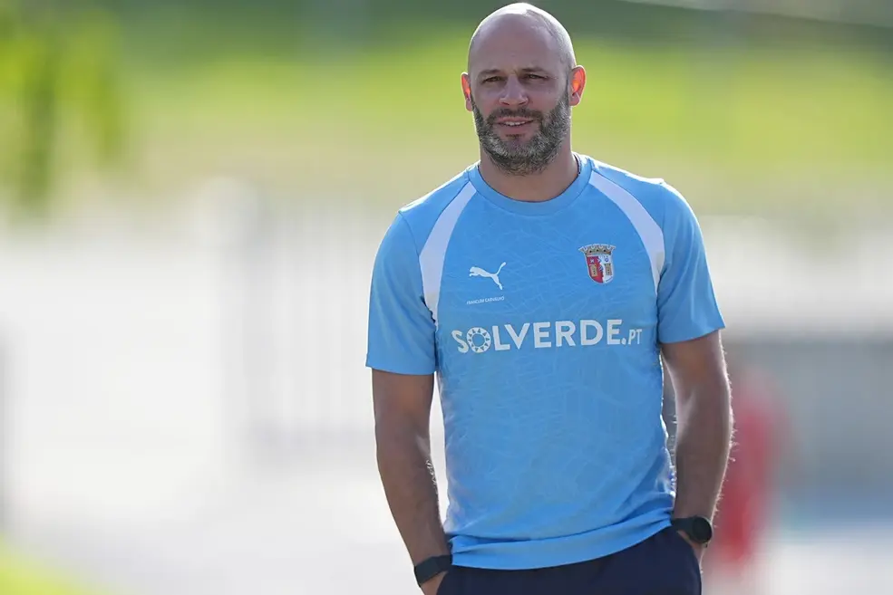 Franclim Carvalho assumiu recentemente o comando do SC Braga e José Viterbo, com quem trabalhou na Académica e no Eirense, projeta-lhe um futuro auspicioso — Foto: SC Braga