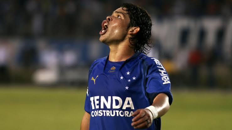 Kerlon 'Foquinha' — famoso pelo drible com a bola na cabeça, o Inter de Milão comprou-o, mas os joelhos cederam. Reformou-se aos 29 anos nos EUA e trabalha hoje como treinador e formador de jovens em academias na Florida