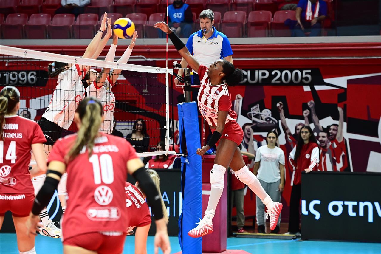 Benfica perdeu com o Olympiacos em voleibol feminino (foto CEV)