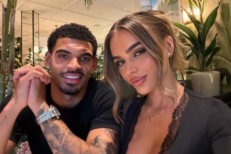 Gibbs-White com a noiva, Britney De Villiers
