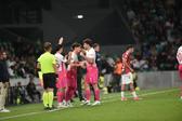 Momento em que Samuel Justo entrou em campo (foto: Miguel Nunes)