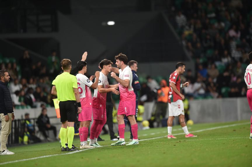 Momento em que Samuel Justo entrou em campo (foto: Miguel Nunes)