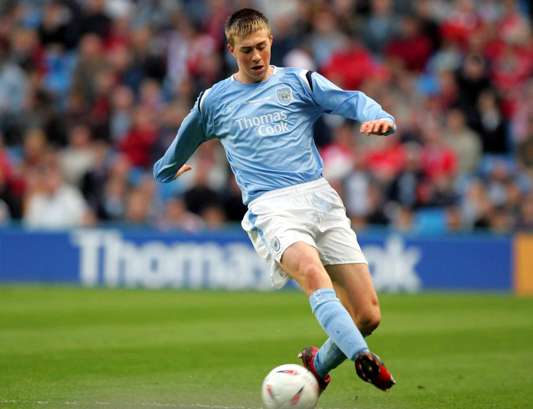 Michael Johnson: médio do Manchester City que Sven-Göran Eriksson via como o futuro patrão de Inglaterra. Lesões nos ligamentos e depressão forçaram o fim da carreira aos 24 anos; gere hoje uma imobiliária em Manchester