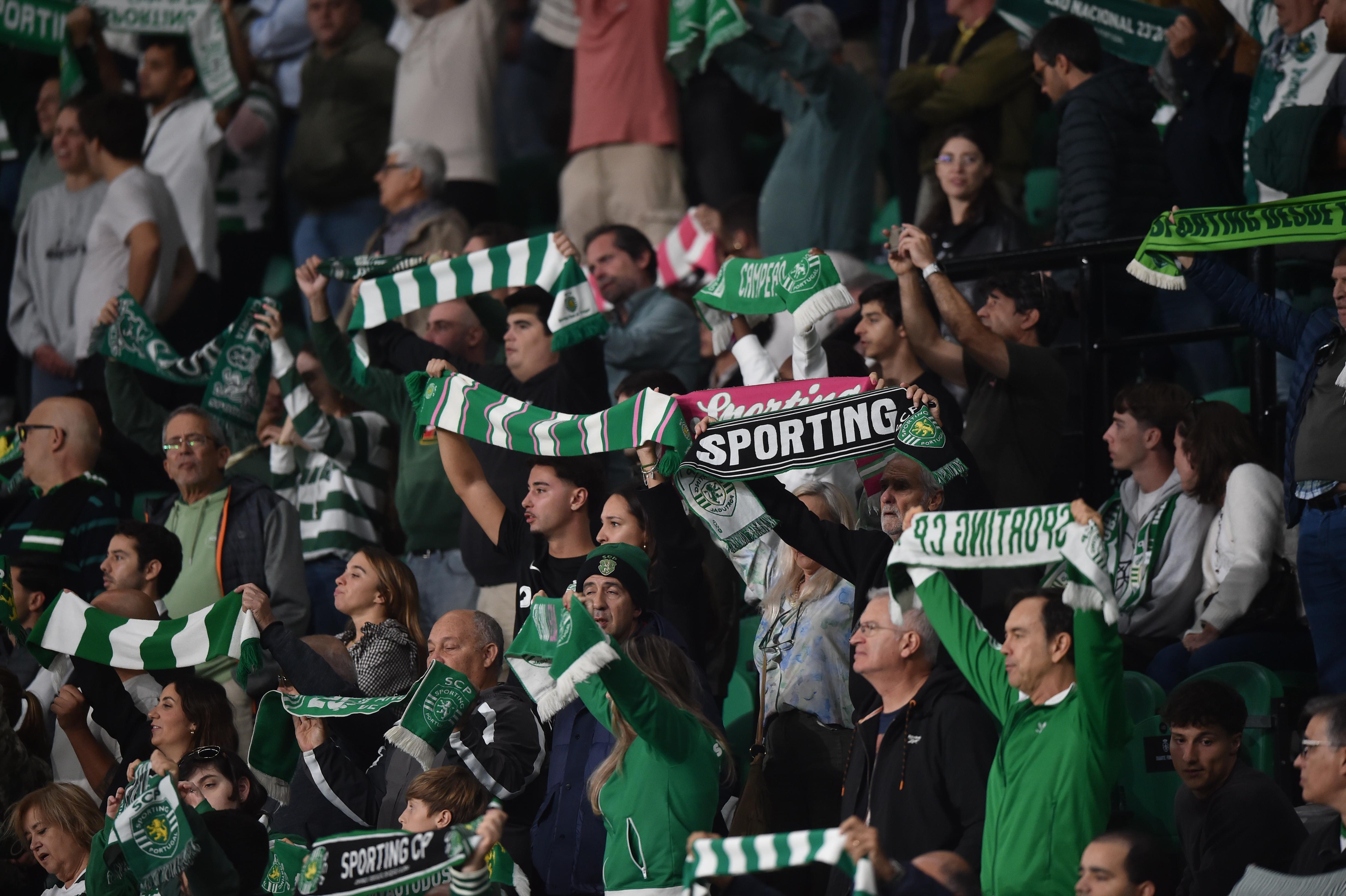 Apoio leonino nas bancadas. Foto: Miguel Nunes (Sporting-Marítimo)