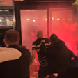 Vídeo: Adeptos do Newcastle atacados por ultras do PSG