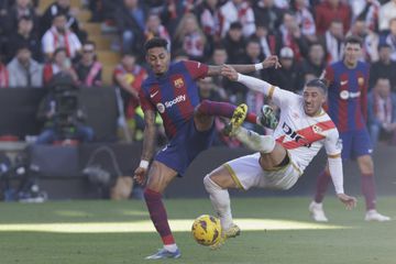 Laporta atira-se à arbitragem: «Penálti do tamanho de uma catedral»