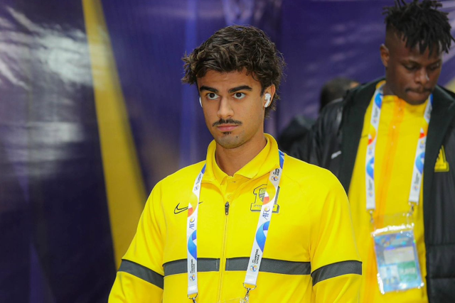 Jota titular na primeira vitória de Gallardo pelo Al Ittihad