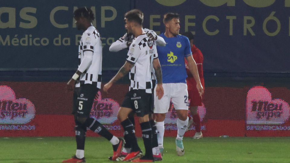 Arouca-Boavista: será três em três ou à terceira será de vez?