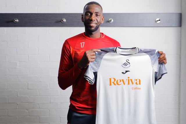 Ex-Sporting assina pelo Swansea City
