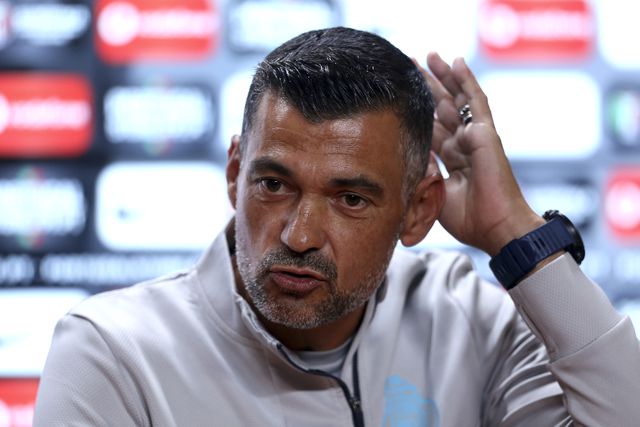 Conceição: «Desconfio dessas 'pseudo' crises»