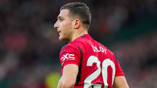 Dalot para Garnacho: «Leva-me contigo à gala do Puskás, por favor»