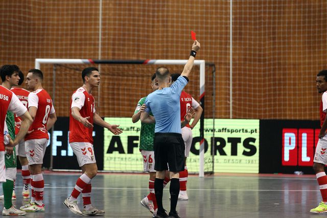 FPF regista mais de duas centenas de candidatos a árbitros