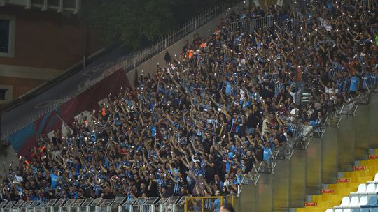 Adeptos bósnios atacam turcos com bastões após jogo da Youth League