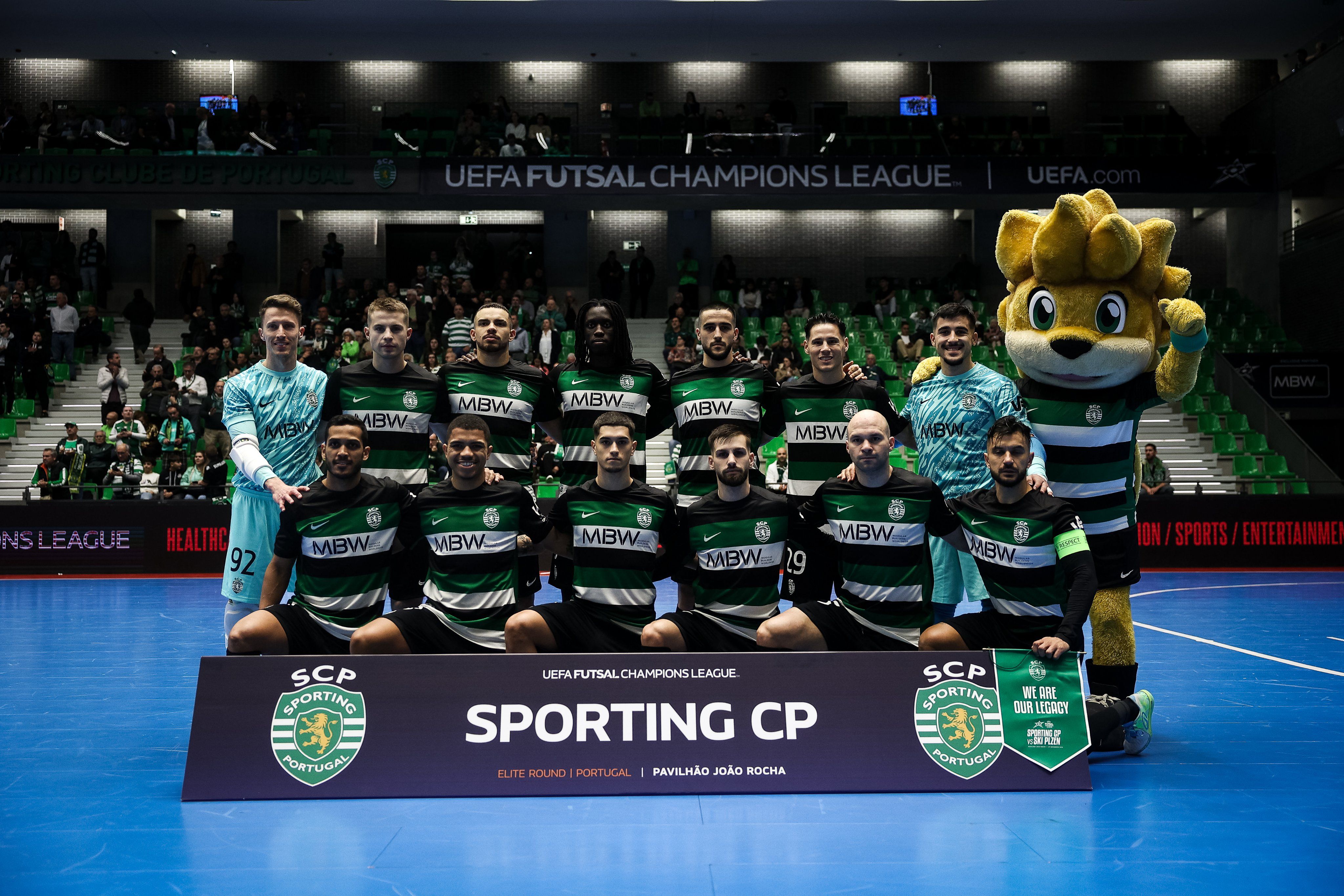 Sporting goleia e fica a um passo da final four da Liga dos Campeões