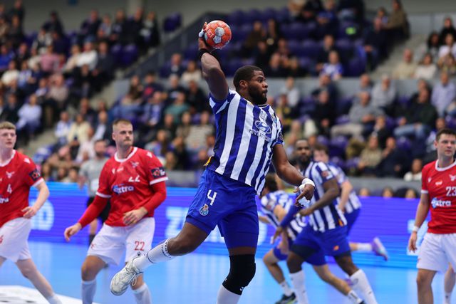 FC Porto não facilita e bate Valur