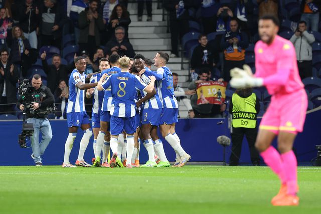 Jogadores do FC Porto festejam golo apontado ao Nice - Foto: Catarina Morais/Kapta+