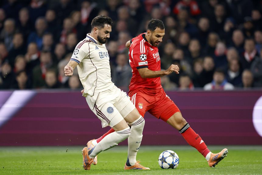 Benfica somou com o Ajax, em Amesterdão, 24.º jogo oficial da temporada — Foto: IMAGO