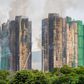 Chamas atingiram complexo residencial no distrito de Tai Po, em Hong Kong - EPA/LEUNG MAN HEI