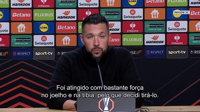 Farioli explica substituição de Varela ao intervalo