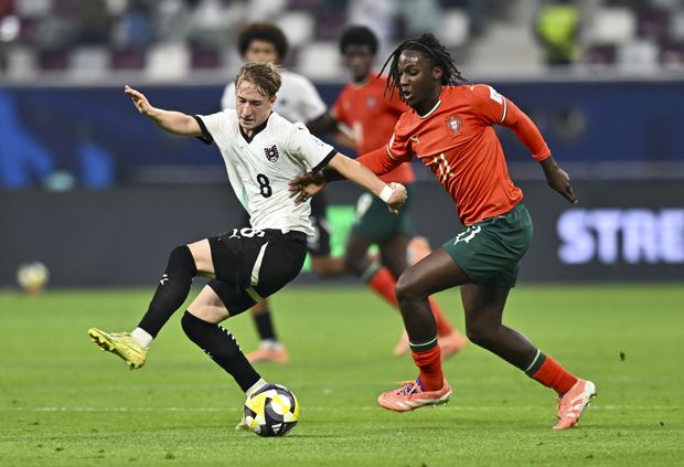 Stevan Manuel (Portugal) em ação na final do Mundial sub-17 - Foto: EPA/Noushad Thekkayil