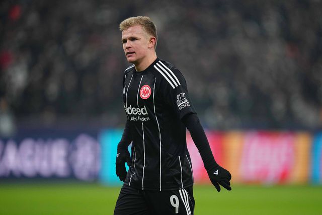 Goleador do Eintracht Frankfurt só volta em 2026