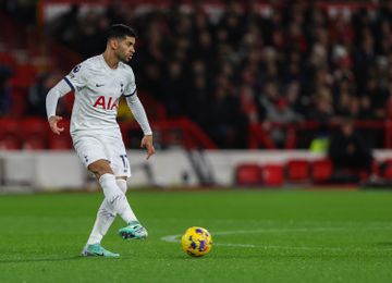 Tottenham confirma lesão de Cristián Romero