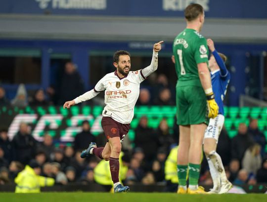 Bernardo Silva marca na vitória do Manchester City