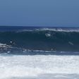 Ondas gigantes de Pipeline voltam a lesionar surfistas