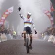 Van der Poel vence Van Aert no primeiro duelo de estrelas da época no ciclocrosse