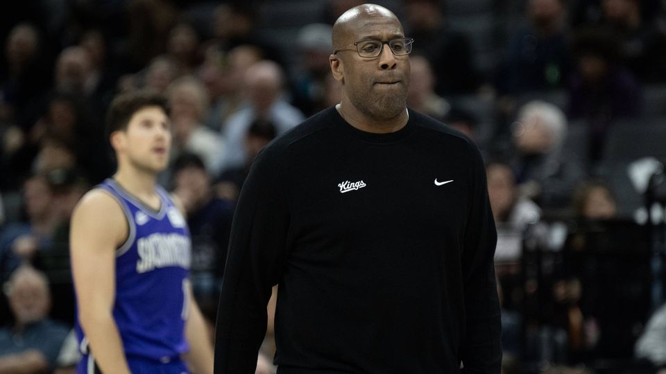 Kings despedem Mike Brown