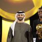 Vinícius Júnior recebe o prémio de melhor jogador do ano da Globe SoccerAwards