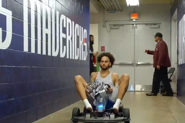 Amigo nada secreto: Doncic ofereceu karts aos companheiros dos Dallas Mavericks