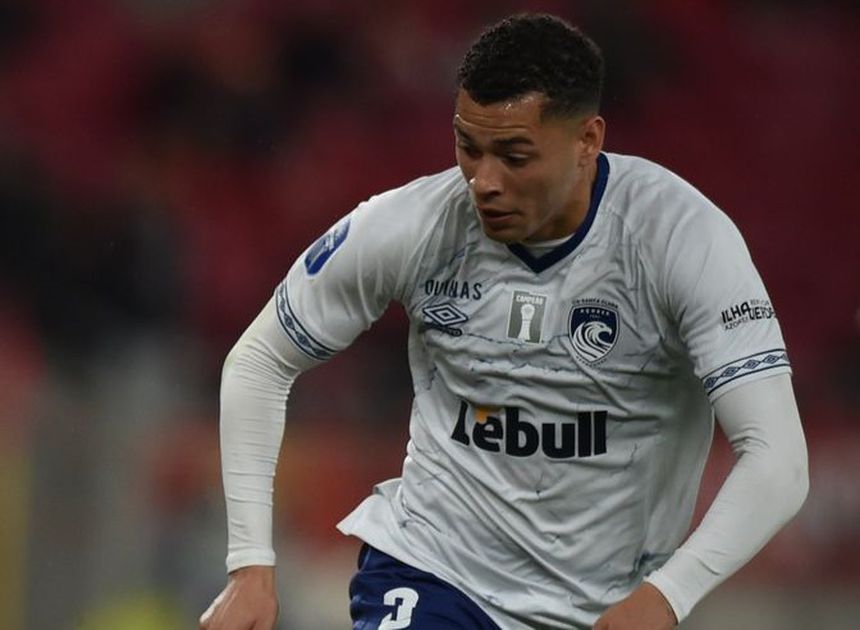 Matheus Pereira  já tinha cumprido castigo esta época, por acumulação de amarelos(Foto: Miguel Nunes)